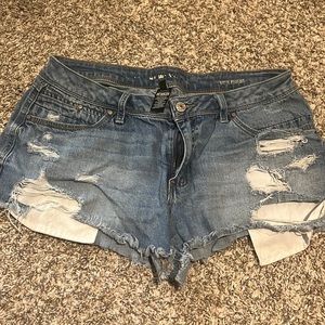 Rewash short distressed denim shorts size 11